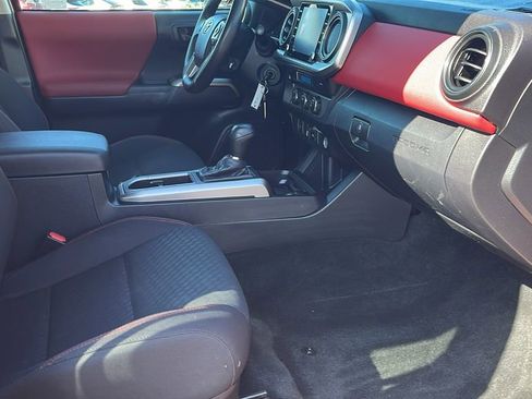 Used 2022 Toyota Tacoma SR5 image 33
