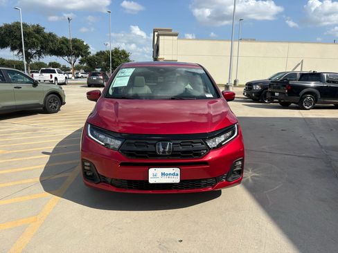 Certified 2026 Honda Odyssey EX-L image 3