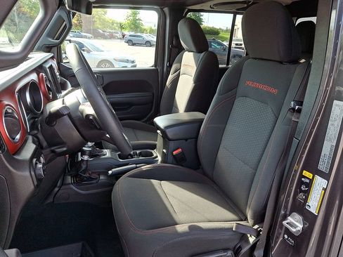 Used 2023 Jeep Gladiator Rubicon w/ Cold Weather Group AWD/4WD image 16