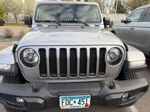 Used 2021 Jeep Wrangler Unlimited Sahara AWD/4WD image 2