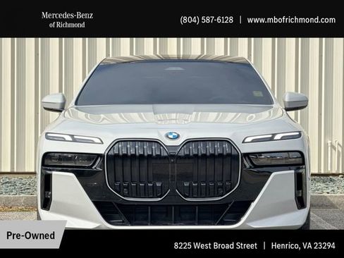 Used 2025 BMW 760i xDrive w/ Premium Package image 10