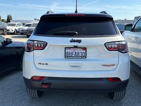 Used 2019 Jeep Compass Trailhawk w/ Leather Interior Group AWD/4WD image 6