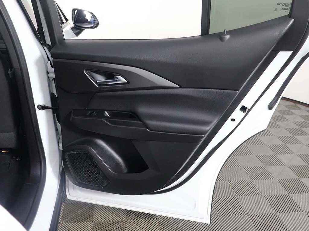 Used 2025 Chevrolet Equinox EV LT FWD image 24