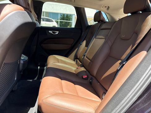 Used 2020 Volvo XC60 T6 Momentum w/ Protection Package Premier AWD/4WD image 24