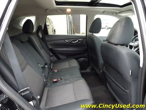 Used 2018 Nissan Rogue SV w/ Sun & Sound Touring Package AWD/4WD image 14