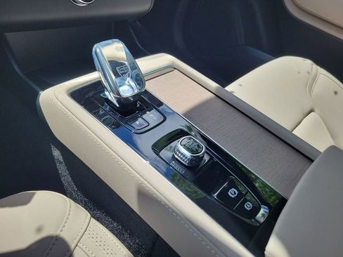 New 2026 Volvo XC90 B5 Core AWD/4WD image 11