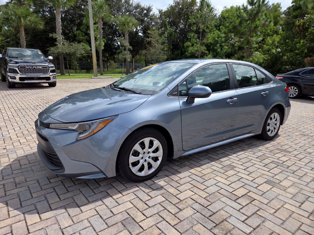 Certified 2025 Toyota Corolla LE w/ Convenience Package FWD image 3