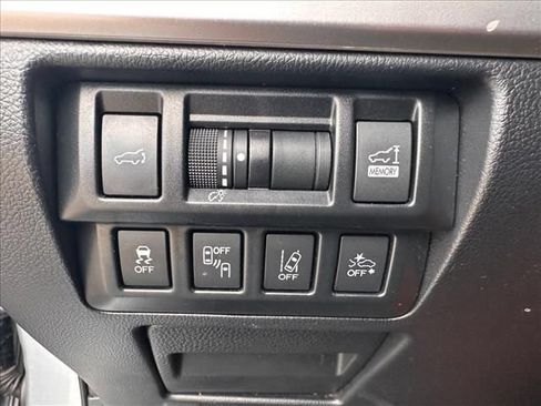 Used 2018 Subaru Outback 2.5i Premium AWD/4WD image 22