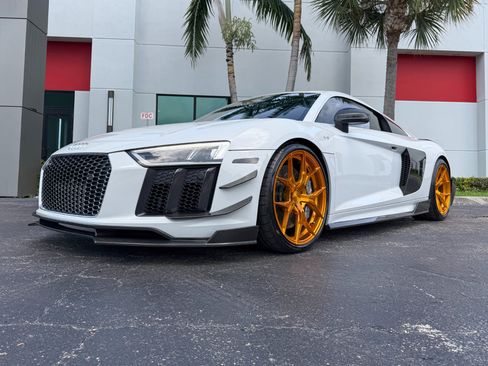 Used 2017 Audi R8 V10 plus AWD/4WD image 6