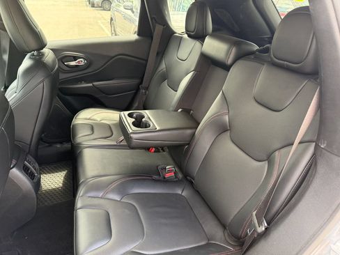 Used 2022 Jeep Cherokee Trailhawk w/ Premium Leather Package AWD/4WD image 24
