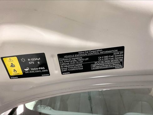 Certified 2026 Volvo XC40 B5 Plus w/ Protection Package Premier AWD/4WD image 31
