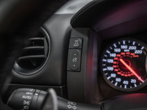 Used 2013 Nissan GT-R Premium image 29