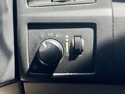 Used 2007 Chrysler 300 RWD image 28