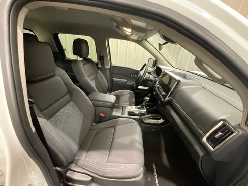 Used 2026 Nissan Frontier SV AWD/4WD image 14