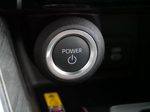 New 2024 Toyota Venza Limited image 30