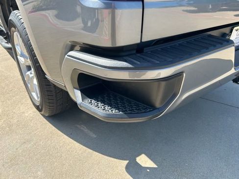 Used 2021 Chevrolet Silverado 1500 Custom w/ LPO, Dark Essentials Package RWD image 7