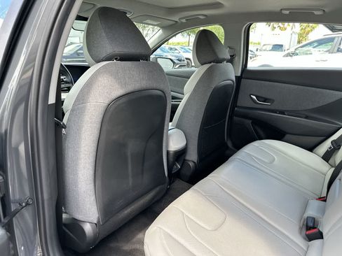 Used 2024 Hyundai Elantra Limited FWD image 18