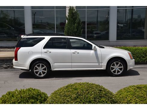 Used 2004 Cadillac SRX w/ Spring Special Value Package AWD/4WD image 3