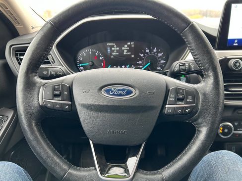 Used 2020 Ford Escape SEL image 10