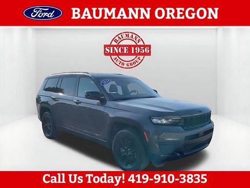Used 2024 Jeep Grand Cherokee L Laredo image 1