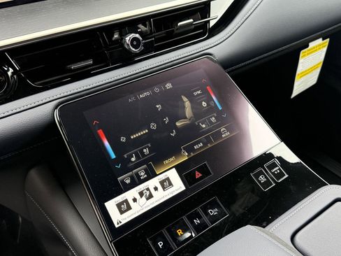 New 2026 INFINITI QX80 4WD image 13