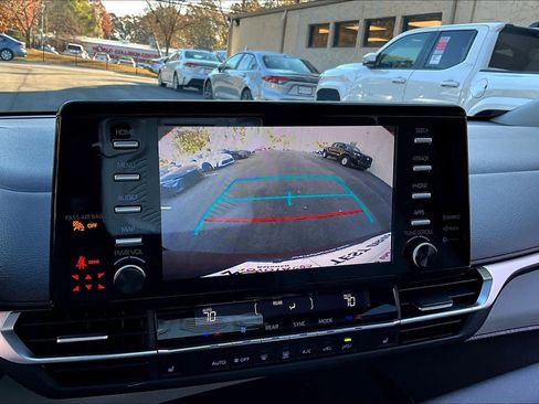 Certified 2023 Toyota Sienna XLE image 26