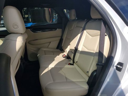 Used 2018 Cadillac XT5 AWD image 15