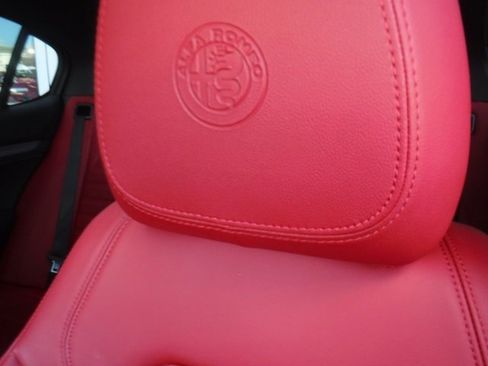 Used 2024 Alfa Romeo Stelvio Veloce image 31