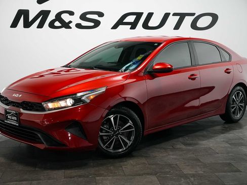 Used 2023 Kia Forte LXS FWD image 2