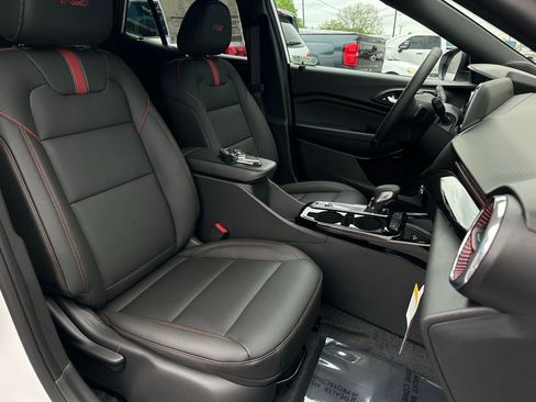 New 2026 Chevrolet Trax RS w/ Sunroof Package image 17