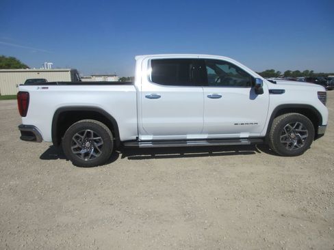 New 2026 GMC Sierra 1500 SLT w/ SLT Premium Plus Package AWD/4WD image 3
