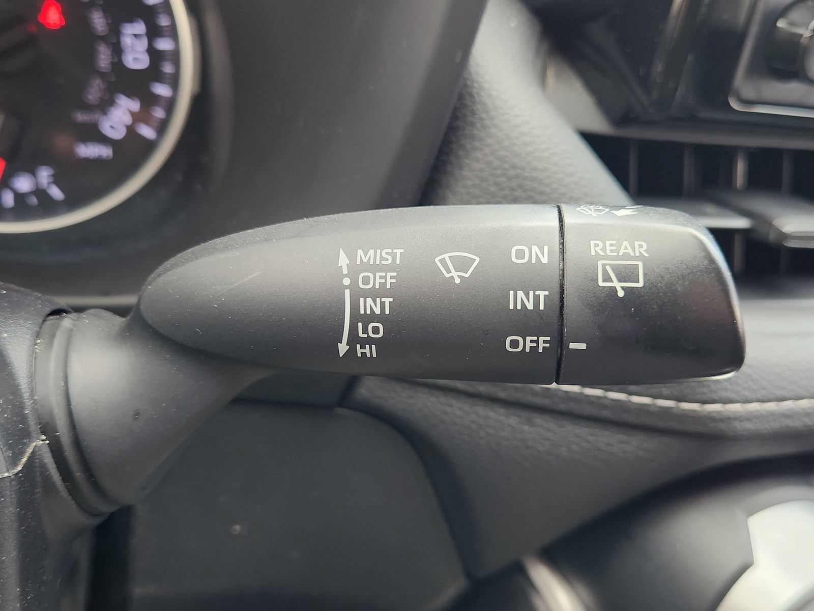 Used 2021 Toyota RAV4 LE FWD image 25
