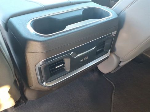 Used 2022 GMC Sierra 1500 SLT w/ SLT Convenience Package image 8