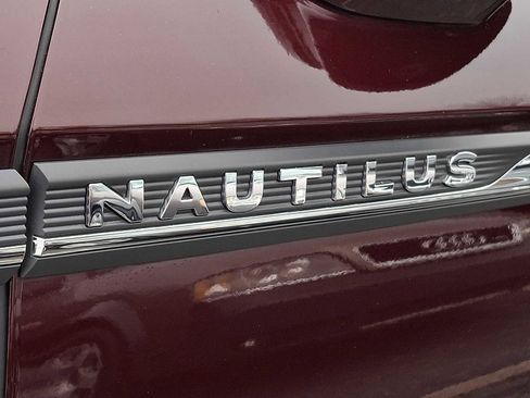 Used 2023 Lincoln Nautilus AWD w/ Premium Package image 29