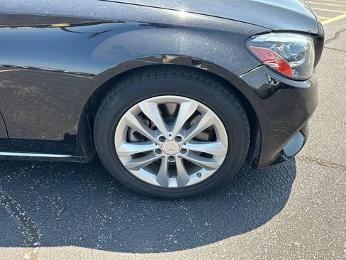 Used 2019 Mercedes-Benz C 300 Sedan image 2