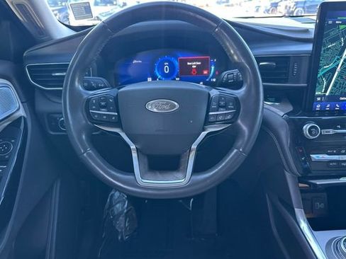 Used 2022 Ford Explorer Platinum w/ Equipment Group 601A image 16
