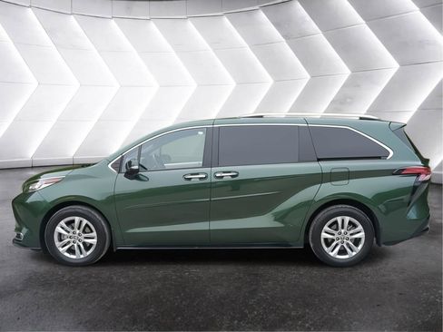 Used 2023 Toyota Sienna Limited AWD/4WD image 12
