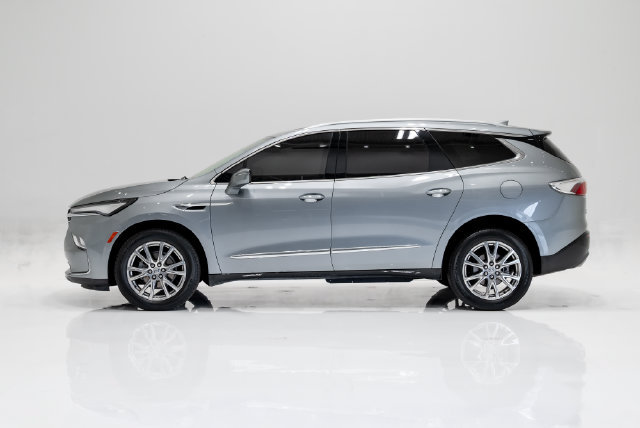Used 2024 Buick Enclave Essence w/ Experience Buick Package AWD/4WD image 28