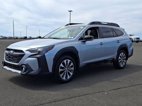 Certified 2025 Subaru Outback Limited image 3