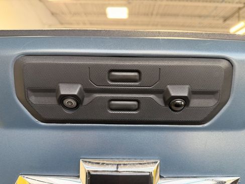 Used 2022 Chevrolet Silverado 2500 High Country w/ Z71 Off-Road Package image 7