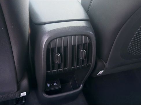 Used 2024 Hyundai Kona Limited FWD image 21