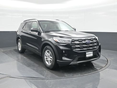 New 2026 Ford Explorer Active w/ Active Comfort Package image 8