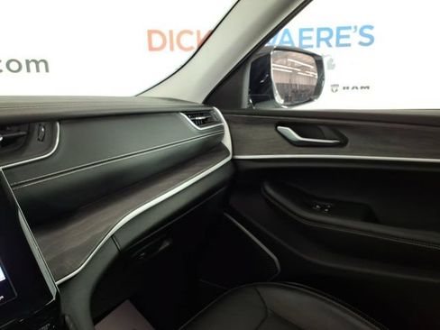 Used 2021 Jeep Grand Cherokee L Limited AWD/4WD image 25