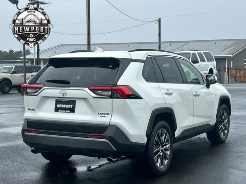 Used 2019 Toyota RAV4 Limited w/ Cold Weather Package AWD/4WD image 9
