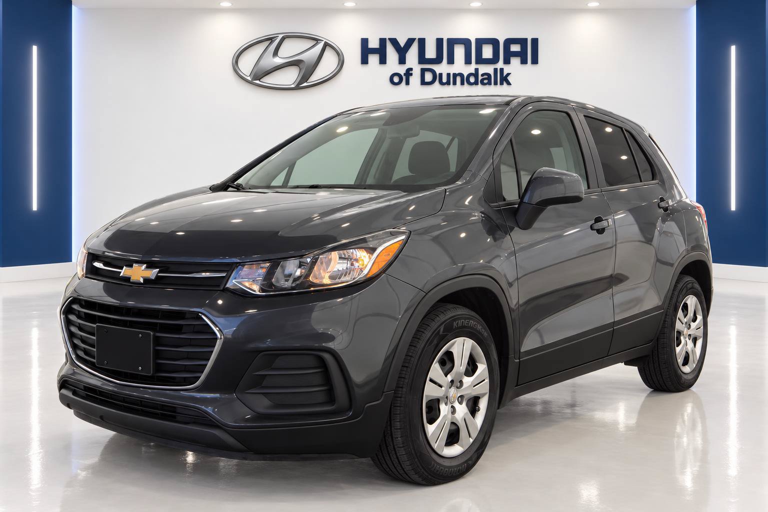 Used 2019 Chevrolet Trax LS FWD image 1