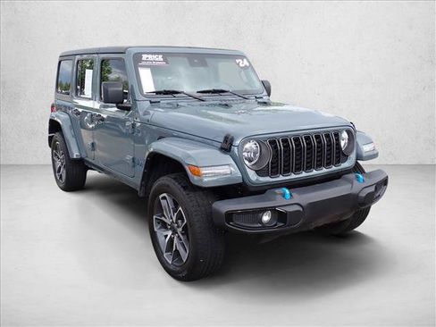 Used 2024 Jeep Wrangler Unlimited w/ Technology Group AWD/4WD image 6