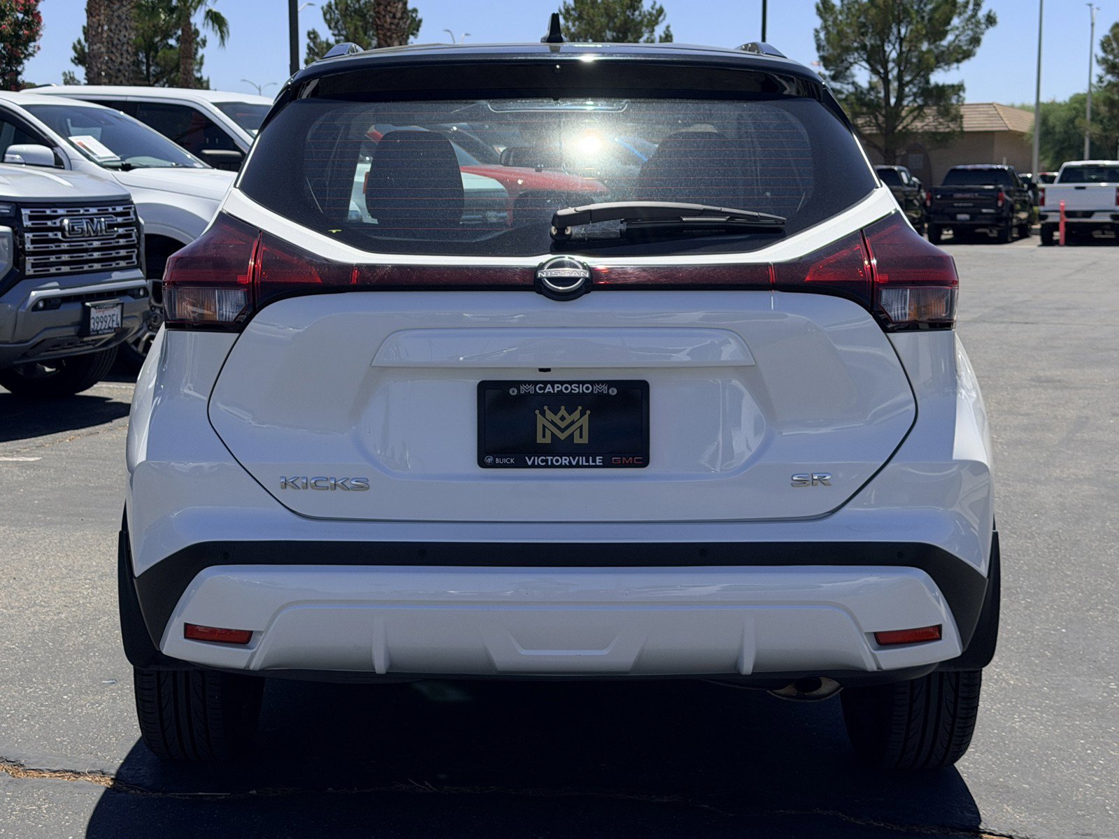 Used 2023 Nissan Kicks SR w/ SR Premium Package FWD image 5