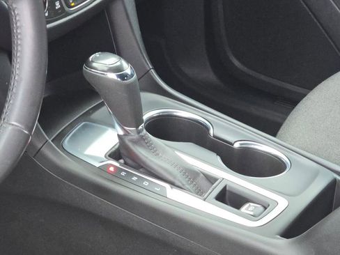 Used 2020 Chevrolet Equinox LT image 24