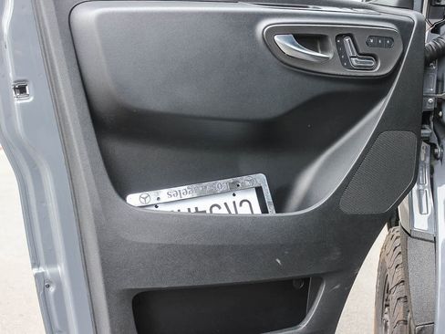 Used 2023 Mercedes-Benz Sprinter 2500 image 32