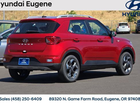 New 2025 Hyundai Venue SEL image 4